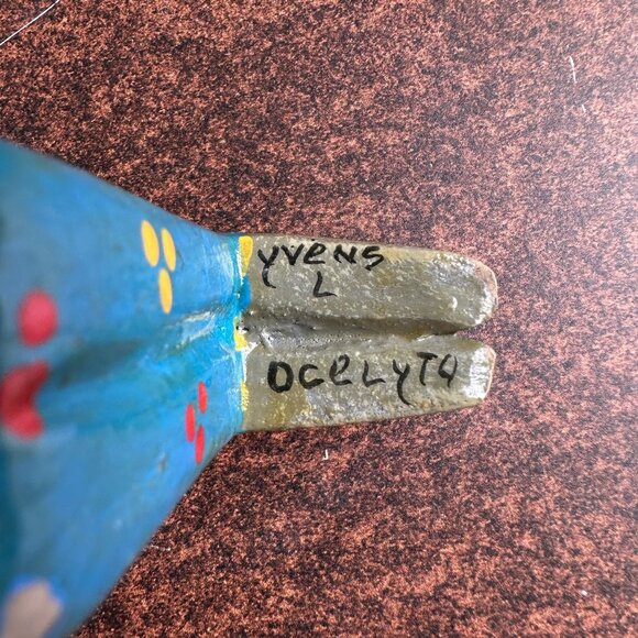 Hand Carved & Painted Wooden Shelf Sitter Elephant Figurine Signed By Artist 5.5 - Picture 3 of 12